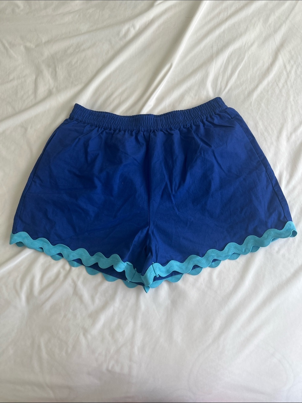 English Factory Scallop Hem Shorts